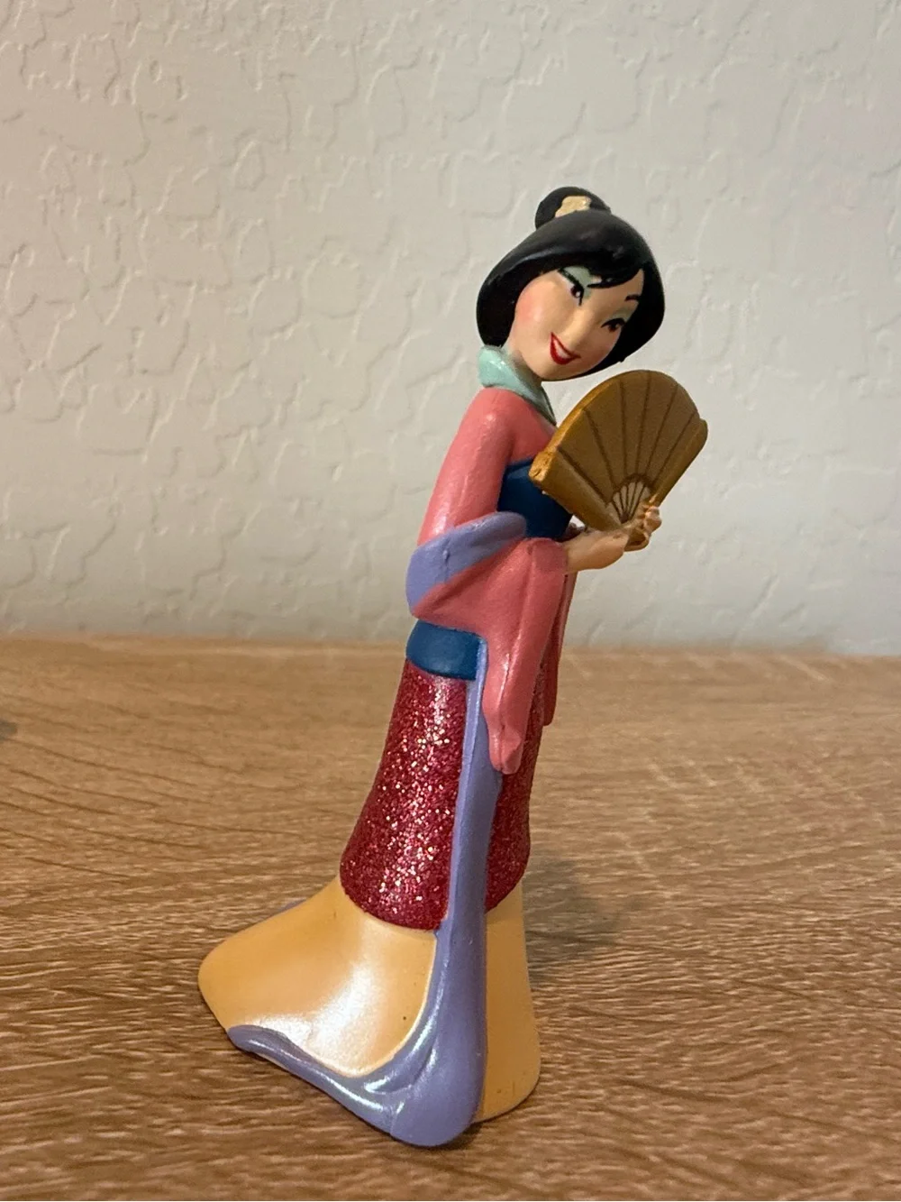 6 Disney princess figurines